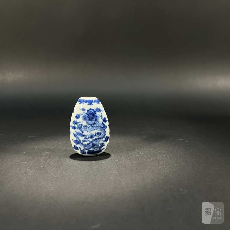 清 青花云龙纹烟壶